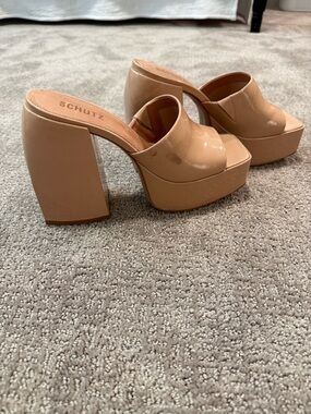 SCHUTZ Patent Platform Mule Heels in Nude